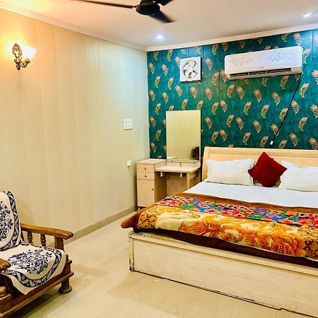 Sainik Guest House 500Mtr From Medanta Hospital Lucknow Exteriör bild