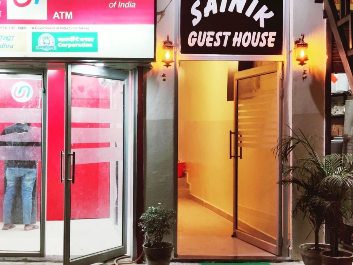 Sainik Guest House 500Mtr From Medanta Hospital Lucknow Exteriör bild